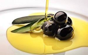 استفاده از روغن زیتون برای داشتن پوست و مو زیبا