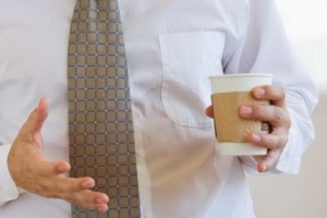 چگونه لکه چای را از لباسم پاک کنم؟
