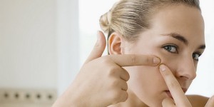 ۷ ماده غذایی که جوش صورت را تشدید می کنند