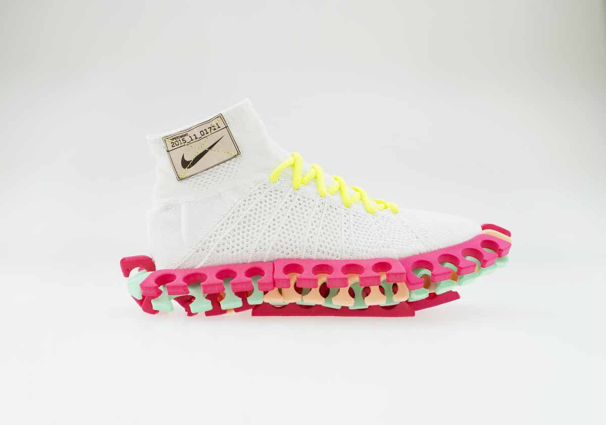 foam-toe-separators-dont-look-like-they-belong-on-a-shoe-but-nike-says-they-can-form-a-customized-segmented-cushioning-system-that-can-expand-and-contract-on-impact