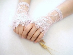 دستکش عروس باید چه شکلی باشه؟