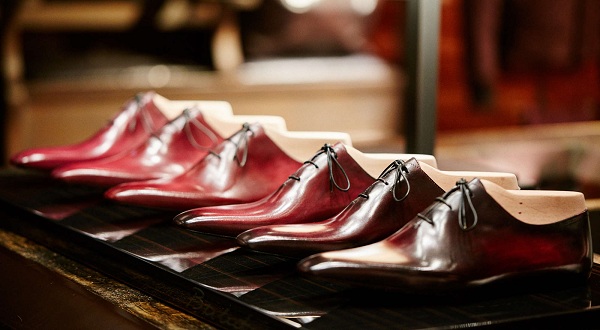 داستان برلوتی و کفش های مردانه لاکچری