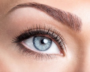 دلایل ریزش ابرو چیست؟