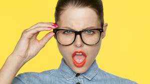 آرایش مناسب با عینک طبی