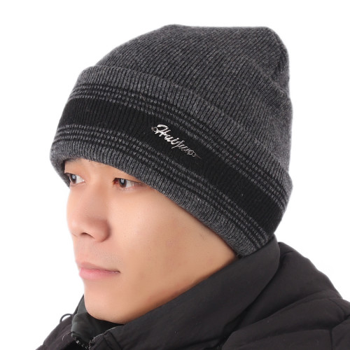 ۴ روش مناسب پوشیدن کلاه زمستانی
