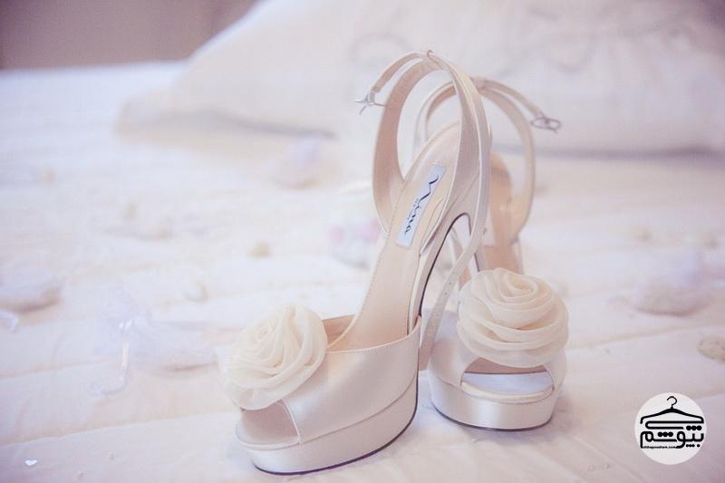 راهنمای انتخاب کفش مناسب برای عروس