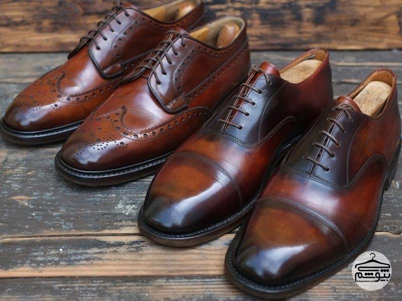 چگونه کفش و بوت قهوه‌ای مردانه بپوشیم؟