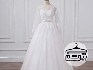 لباس عروس پوشیده برای یک عروسی رویایی