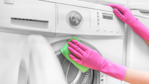 چگونه ماشین لباسشویی را پس از شستن لباس‌های مشکوک به کرونا ضدعفونی کنیم؟
