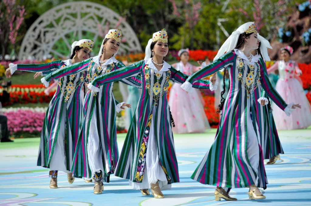 لباس‌های محلی کشورهای مختلف در جشن عید نوروز