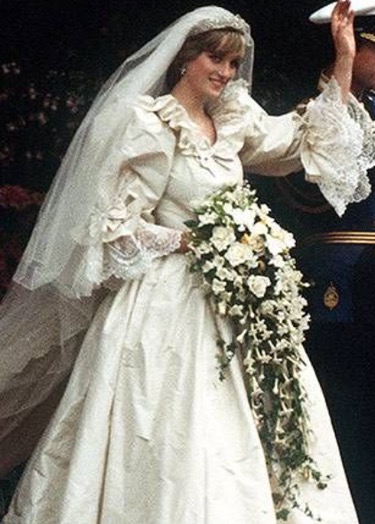 لباس عروس تاریخ ساز