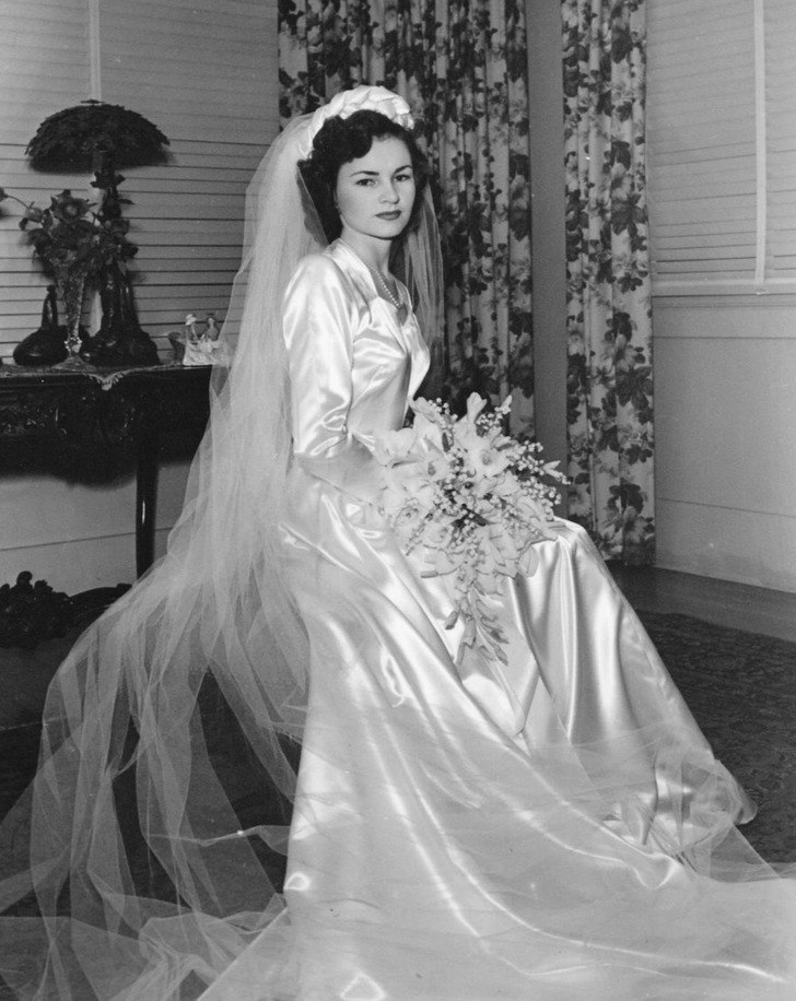 لباس عروس قدیمی