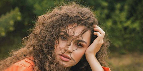 تصاویر جدید دختر کوچولو و زیبای ترکیه جنجالی شد؛ فرفری موی غزل‌ساز به معنای واقعی