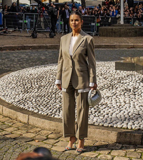 آدریانا لیما مدل مشهور در فشن شوی برند میو میو در پاریس