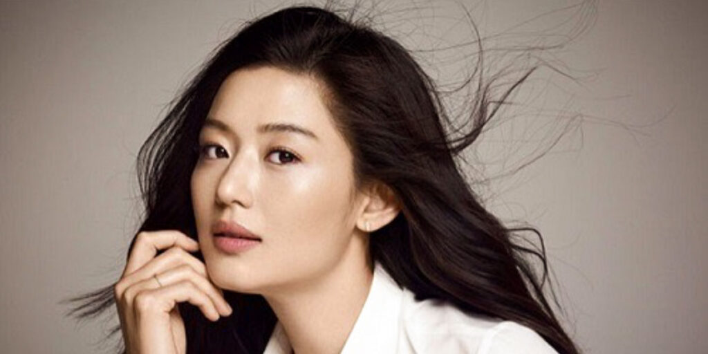 این بازیگر زیبای کره‌ای، خیره‌کننده‌ترین استایل‌های پاییزی را دارد؛ شما هم الگو بگیرید!