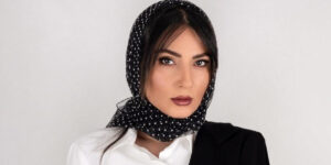 موهای پر پیچ‌ و تاب این بازیگر ایرانی جلب توجه کرد! استایل ساده و جذاب سمیرا حسن‌پور