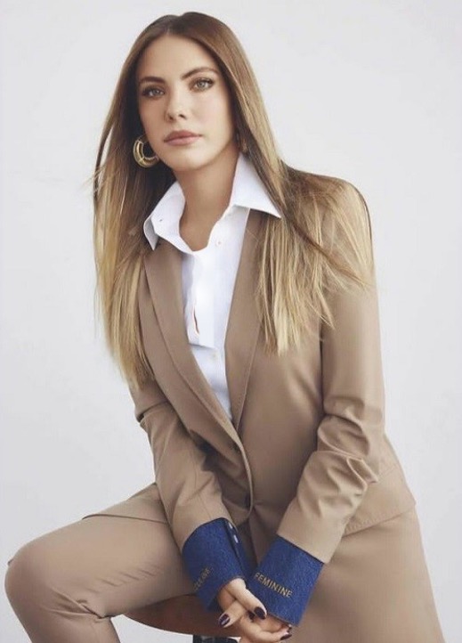 ادا اجه با کت و شلوار شیک و جذابش کاربران را دیوانه خودش کرد؛ عاشق مدل ...