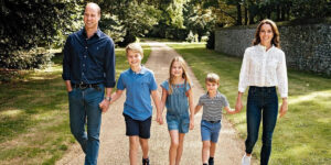 مقایسه تصویر جدید خانواده سلطنتی با تصویری قدیمی از آن‌ها؛ کیت شکسته‌تر و ویلیام جذاب‌تر شده!