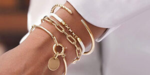 ۱۰ مدل دستبند النگویی طلا که امسال باید بخرید؛ این دستبندها امسال ترندی هستند!