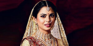 خواهر داماد ثروتمند هندی، گران‌ترین لباس دنیا را در عروسی پوشید؛ خواهرشوهر چشم عروس را کور کرد!