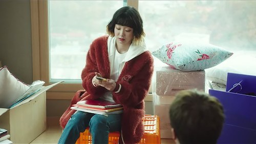 تی‌شرت سفید در استایل بازیگران کره‌ای