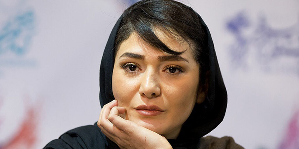 کیف متفاوت این بازیگر مشهور ایرانی سوژه خبرنگاران شد؛ چه عجب شما یکم جسارت به خرج دادی خانم وحید!