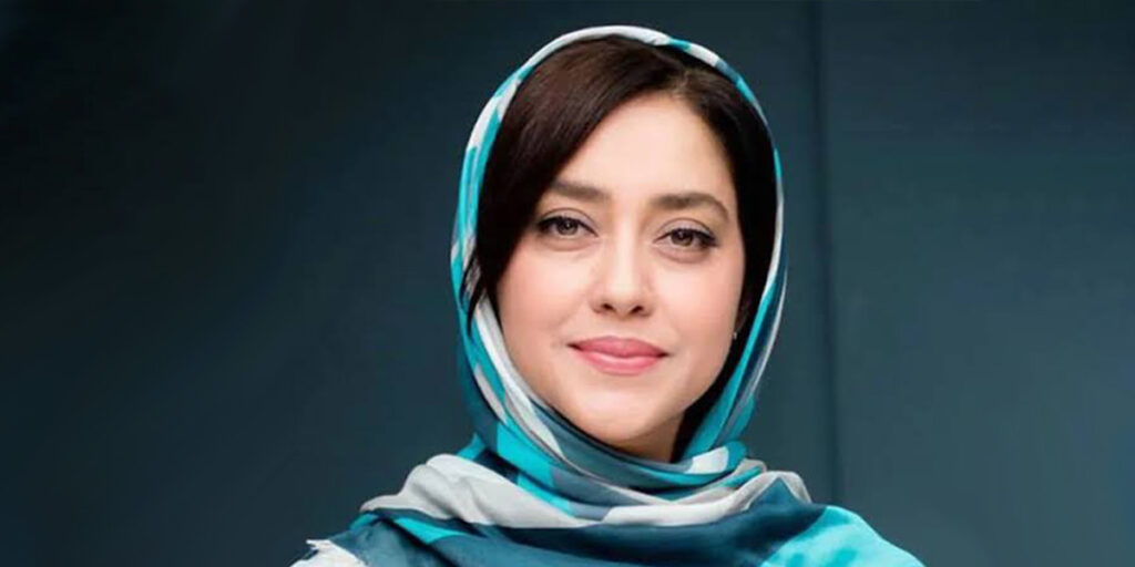 بهاره کیان افشار با این مینی اسکارف خوشگل‌ترین بازیگر زن ایران شد؛ هرچه سنش بالاتر می‌رود زیباتر می‌شود!