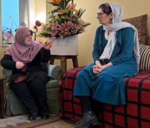 کفش‌های خانم سخنگوی دولت در یک مهمانی سوژه کاربران شد