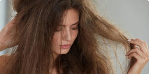 بهترین شامپو برای موهای خشک و وز کدام است؟ با این شامپوها بشویید و کیف کنید