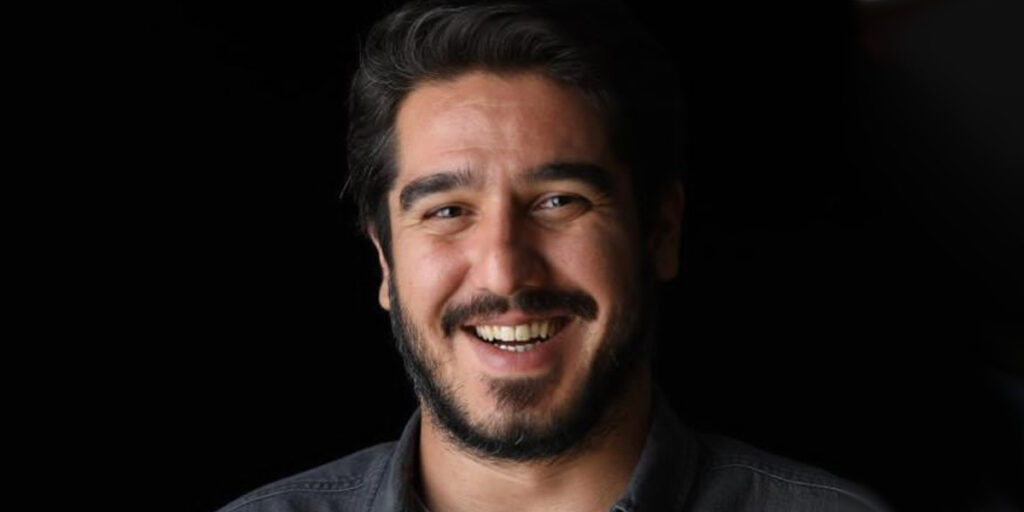 استایل خنده‌دار سروش مستجابیان در یک مراسم سوژه شد