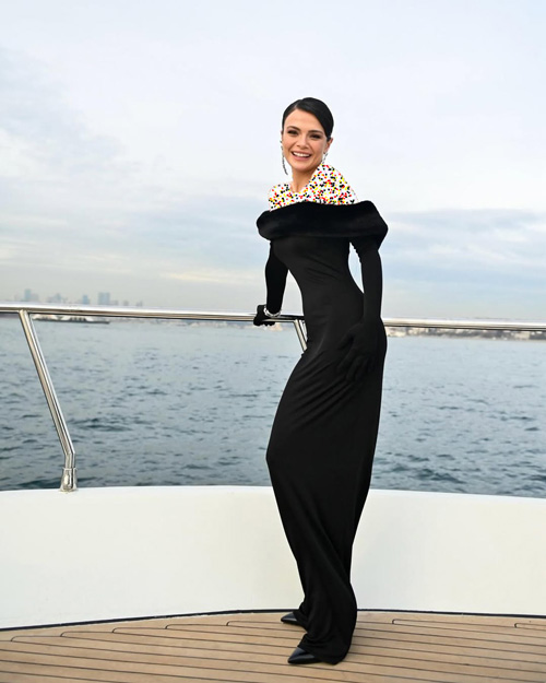 پیراهن مشکی سینم اونسال