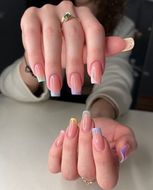 فرنچ ناخن برای بهار ۱۴۰۴