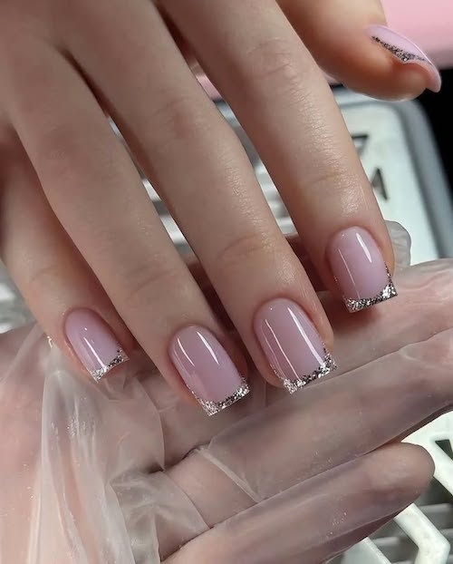 فرنچ ناخن برای بهار ۱۴۰۴