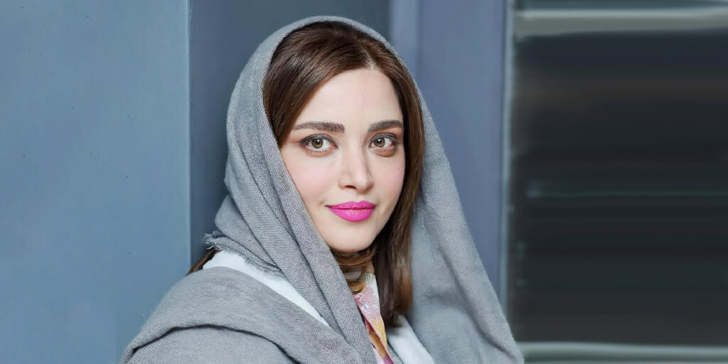 استایل خاص بهنوش طباطبایی در جشن حافظ