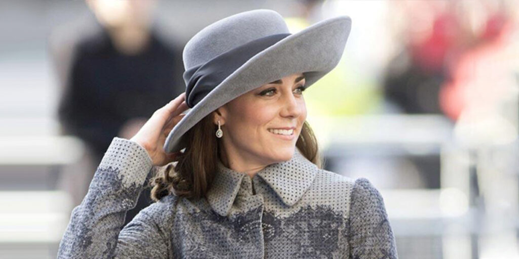 چه مدل میکاپی با لباس خاکستری و طوسی مناسب‌تر است؟