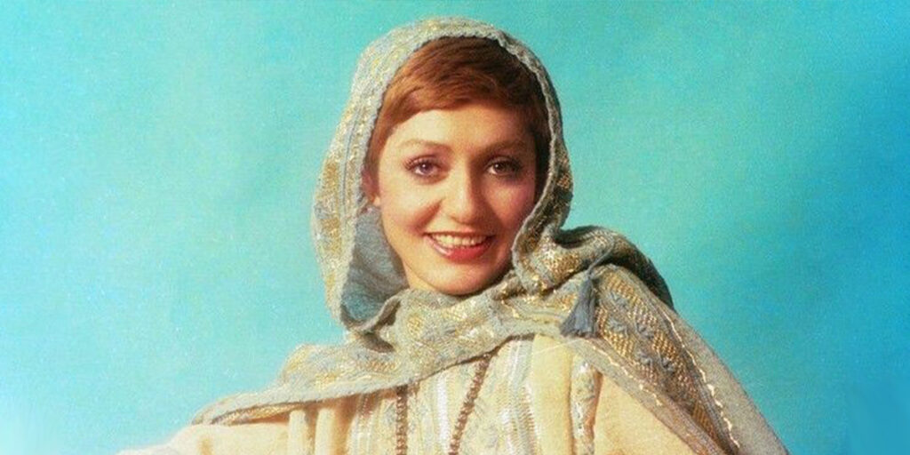 تصویری قدیمی از گوگوش در کنار پسر کوچولویش که احتمالا ندیده بودید