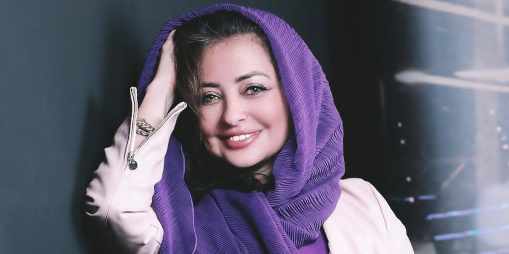 نفیسه روشن سعی کرد متفاوت و شیک باشد اما باز هم موفق نبود