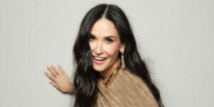 زیباترین زن سال ۲۰۲۵ معرفی شد؛ ۶۲ ساله‌ای که دل‌ها رو برده