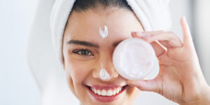 اصلی‌ترین علائم دهیدراتگی پوست و محصولات پیشنهادی برای درمان آن‌ها