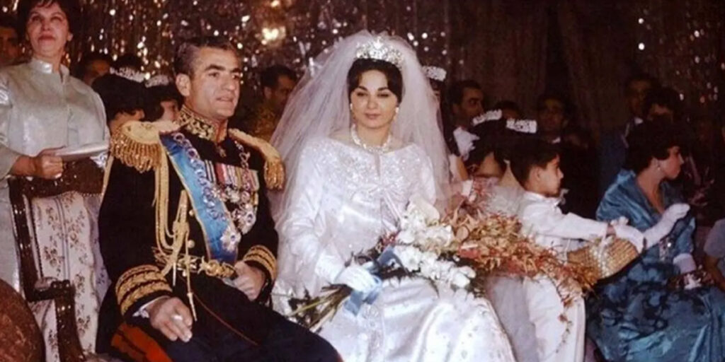 فرح پهلوی در این اتاق سلطنتی آرایش میکرد