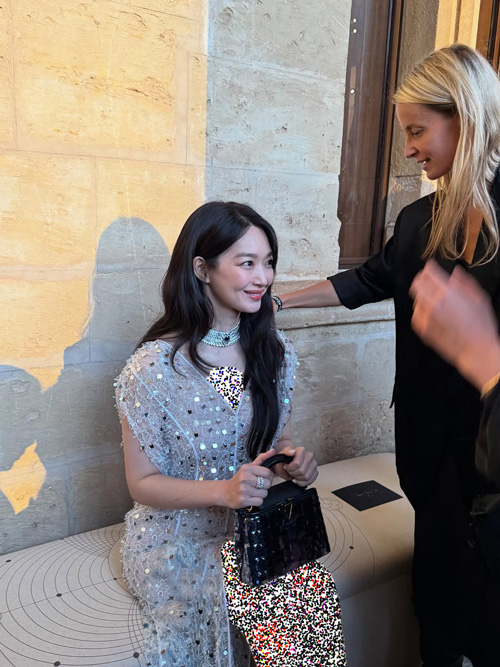 شین مین‌آ در فشن‌شوی لویی ویتون