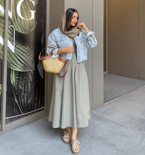 استایل تابستانی با کت جین و دامن