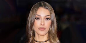 بازیگر ترک با زیبایی بازیافته و پیراهنی پر زرق‌وبرق، روی فرش قرمز جشنواره کن دیده شد