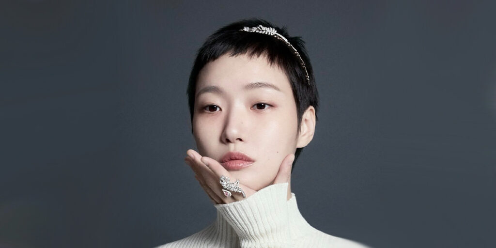 از دوخت متفاوت شلوار این ستاره مشهور کره‌ای الگو بگیرید