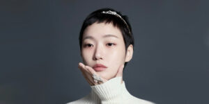 از دوخت متفاوت شلوار این ستاره مشهور کره‌ای الگو بگیرید