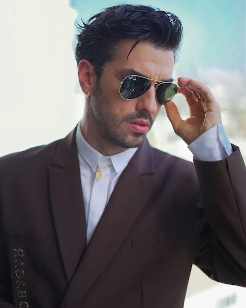 کت و شلوار قهوه‌ای آراس آیدین