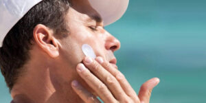 این ضدآفتاب‌ها مخصوص آقایان هستند؛ پوستی سالم زیر نور خورشید