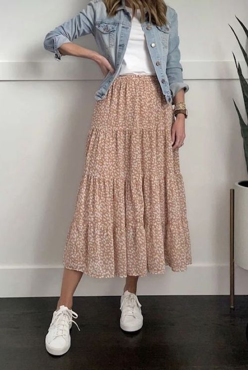 استایل تابستانی با کت جین و دامن