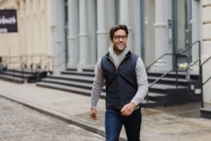 تیپ کژوال مردانه با جلیقه؛ استایل راحت اما شیک