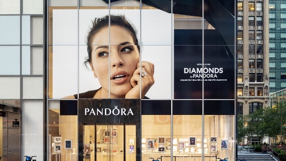 روایت یک برند متفاوت؛ جایی که زیورآلات به زندگی معنا می‌دهند!